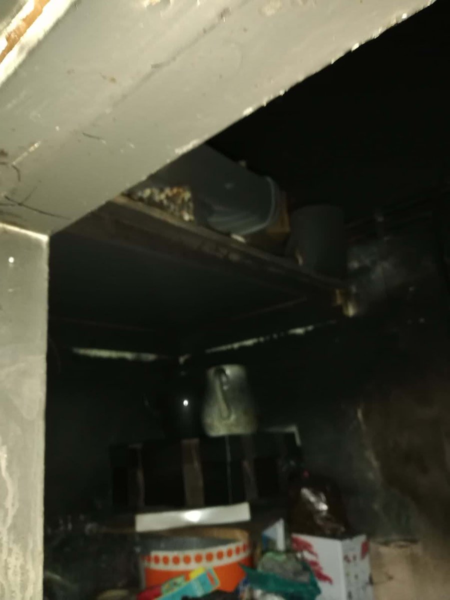 NorthSom_Fire's tweet photo. Great to see one of our Fire Angel smoke alarms up and keeping a local family safe. They were woken in the night, escaping unharmed from an electrical fire ๐ช๐ช๐ช๐จ #firesafety #westongreenwatch #knowyourescaperoute https://t.co/RNDWP3ktxT