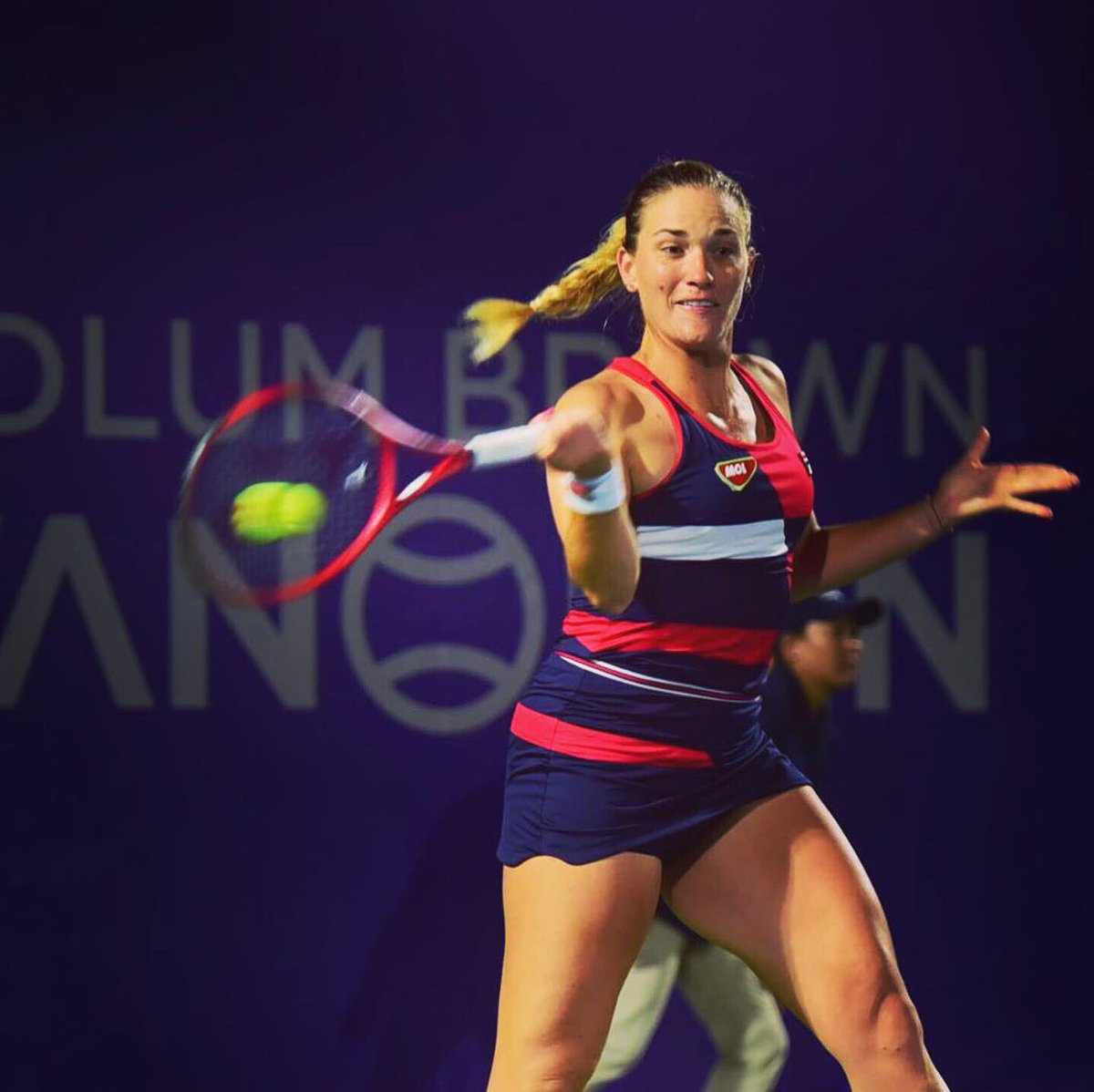 vanopentennis's tweet photo. After a packed day of non-stop tennis action, Day 2 comes to a close. In the last match of the night, @TimeaBabos 🇭🇺 pulled off a 3-set victory over @geniebouchard 🇨🇦, 3-6, 6-3, 6-1. #VanOpen2019 #VanOpenTennis #itfprocircuit https://t.co/EcDsiMcQPk
