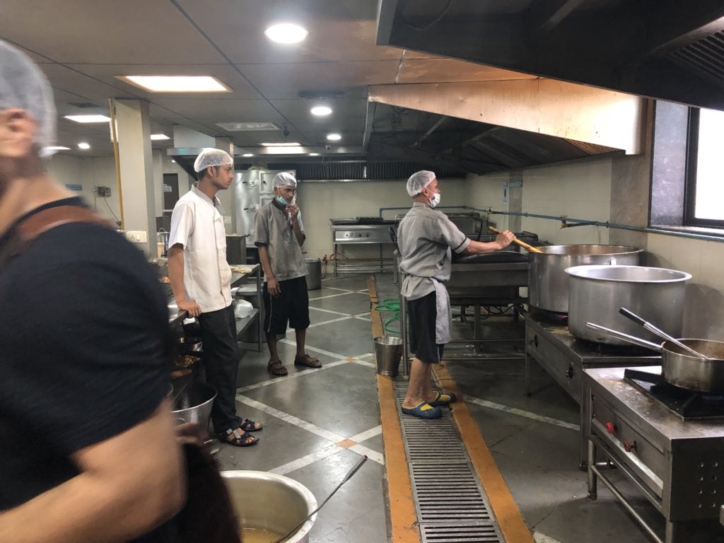 Another kitchen that feeds thousands everyday (and Indian Railways has one like this at practically every major junction/terminus.) this is at CST, Mumbai. And that’s what the passengers traveling from CST to Jaipur by the 12239 Duronto ate on 28/6/18. :)