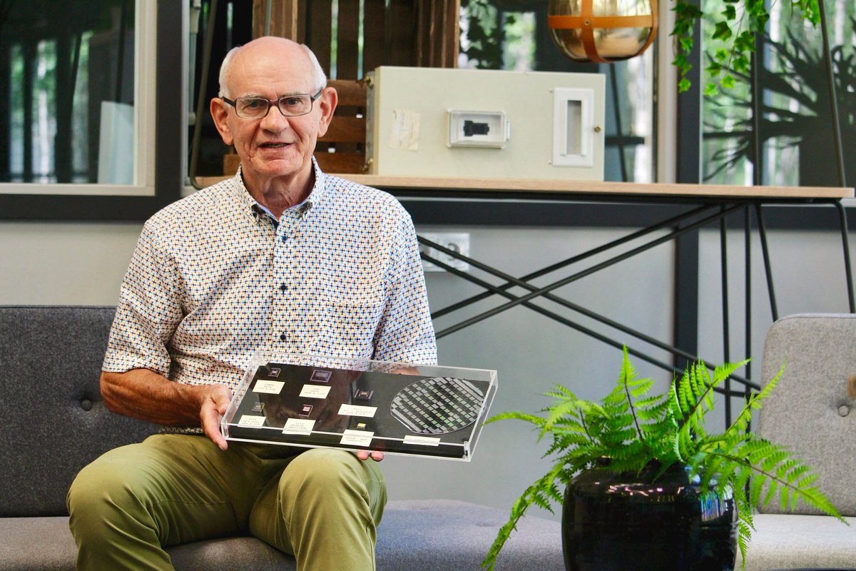 hightechcampus's tweet photo. #HighTechHero Herman Peek has been working on the Campus for 55 years (!) and is therefore the oldest Campus resident ever! This month he will retire at the age of 77. https://t.co/znGSc072d0 https://t.co/z3j9JdmXcx