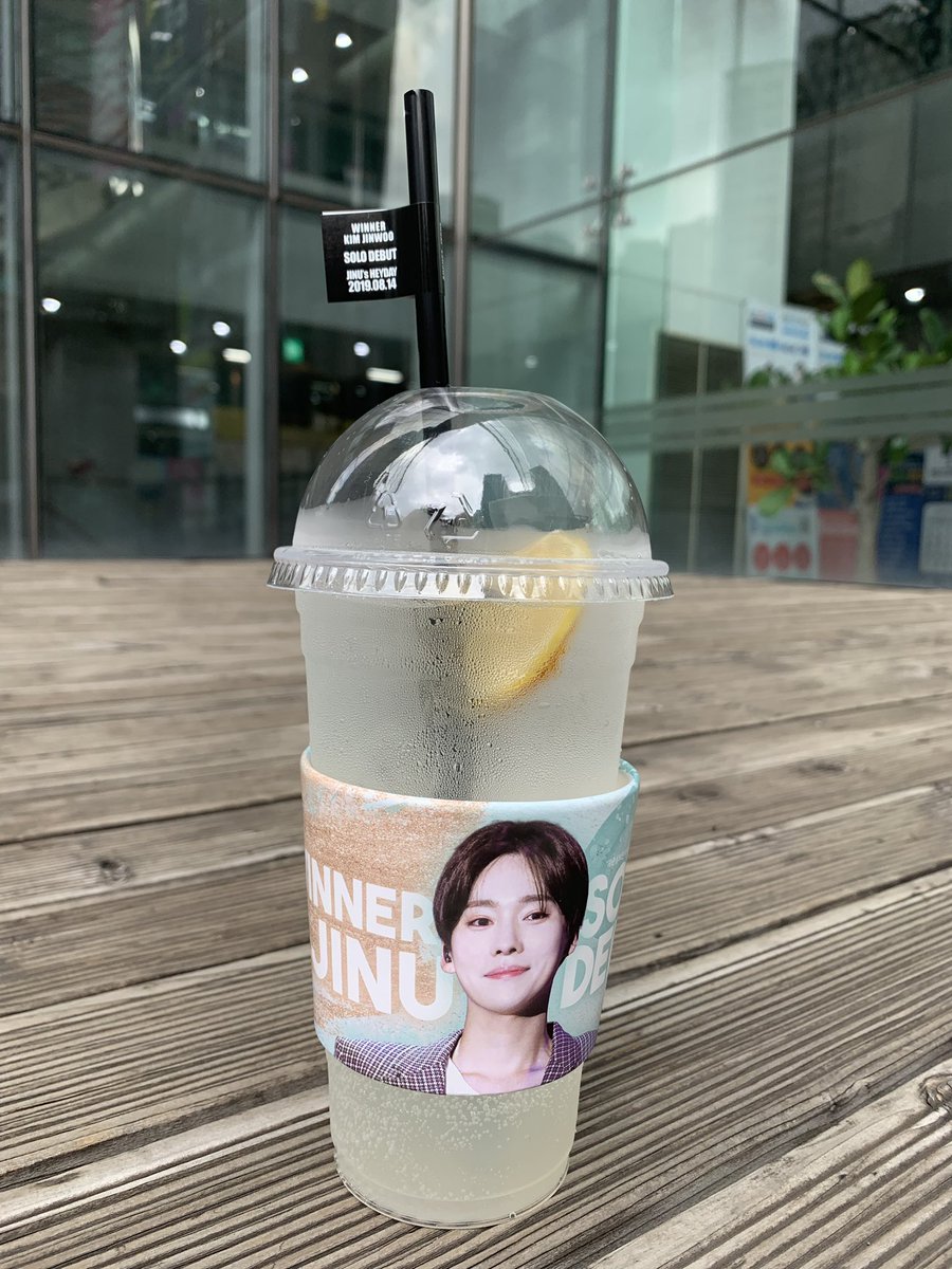 PINKPOP_JW's tweet photo. 상암에서만 제공되는 진우빨대도 만나보세요💖

#지누야_싸랑해
#JINU #김진우 #지누솔로 #WINNER #위너 #김진우_또또또 #CALL_ANYTIME #JINU_HEYDAY #RELEASE_TODAY https://t.co/jQJ3FEQzT5