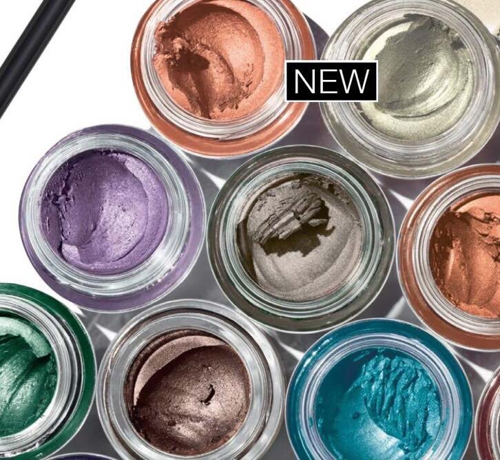 AvonwithDebra's tweet photo. E X T R A L A S T I N G  ▪️  I N K S 

The 18 hour #shadow with #intense #comfortable #colour, #blendable formula that’s crease and #smudgeproof 

#eyeshadow #makeup #avon #avonuk #avonrepresentative #avonrep #extralastinginks #beauty 

https://t.co/XKowO9dMuY https://t.co/lTnFOZeK3E