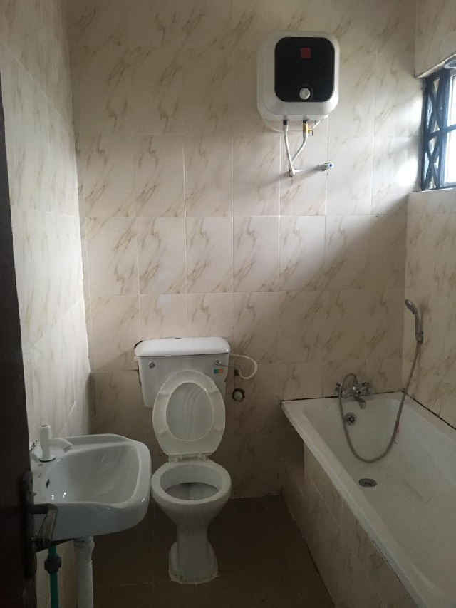 RealtorBot's tweet photo. ** LUXURY 3 BEDROOM APARTMENTS **

Type: Flat/Apartment For Sale
Address: 📌 Akingbile area Close to IITA, Akingile, Akinyele, Oyo
Price: ₦35,000,000 outright purchase
Features:   🛏️ 3   🛁 3   🚽 4
Furnished: ❌
Serviced: ❌
Agent: @allgrabs
Link: https://t.co/00GERX8SeW . https://t.co/WQD8u6QF7c