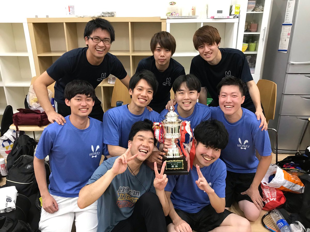Flyingrabbit33's tweet photo. 第37回全日本学生ラケットボール選手権大会〜団体戦〜

2連覇をかけた法政Aチームは決勝トーナメント初戦にて同志社Aチームに2-3で惜敗。両チーム全力を出し切った素晴らしい試合でした！
同志社Aチーム優勝おめでとうござい���す🥇トロフィーは一旦預けておきます🏆 https://t.co/cZFynwXFBV