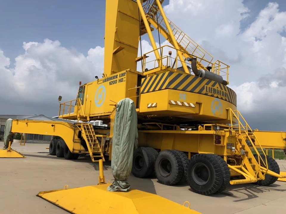supreme_cranes's tweet photo. 1994 LIEBHERR LHM1200 FOR SALE https://t.co/LsGxTo7CFq