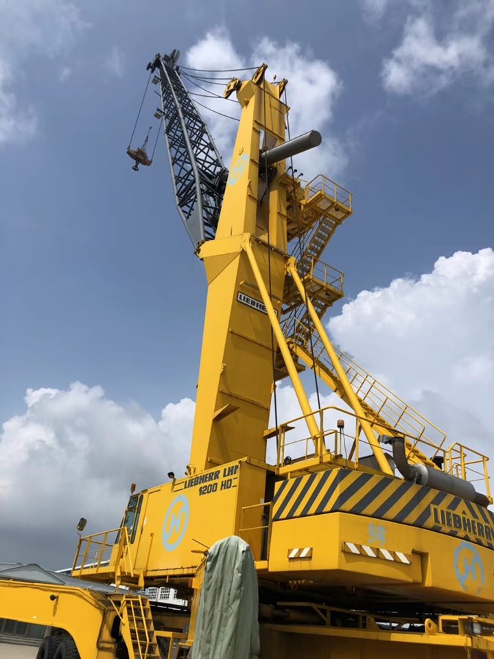 supreme_cranes's tweet photo. 1994 LIEBHERR LHM1200 FOR SALE https://t.co/LsGxTo7CFq