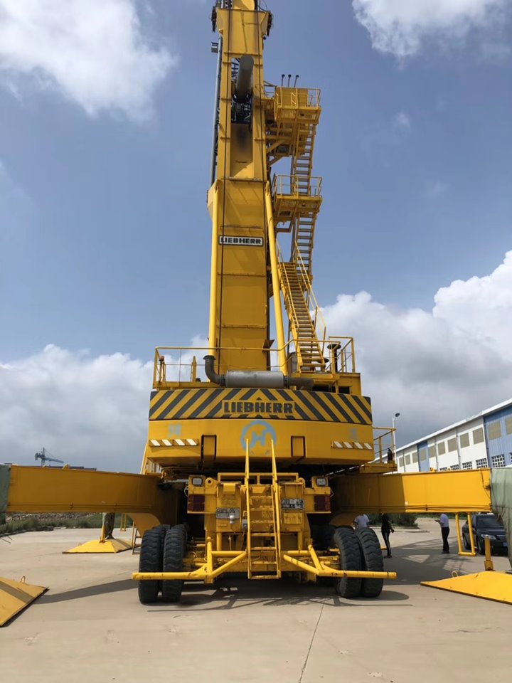 supreme_cranes's tweet photo. 1994 LIEBHERR LHM1200 FOR SALE https://t.co/LsGxTo7CFq