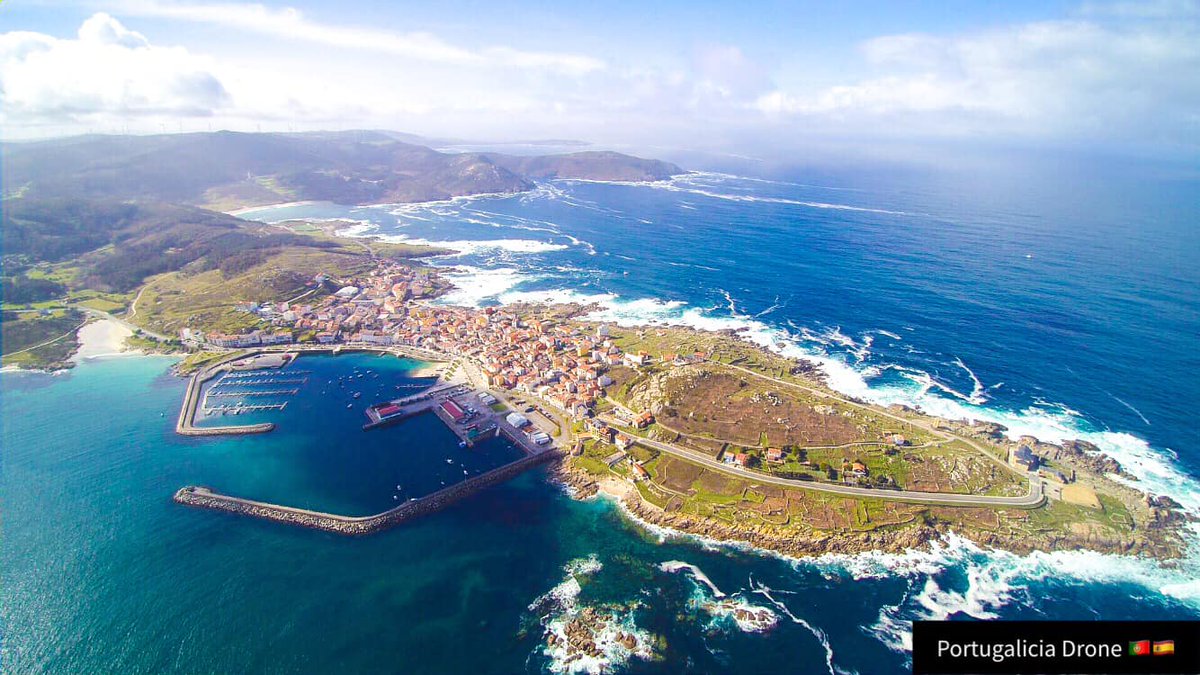 Esta imagen nos ha dejado sin palabras 😍😍😍

#Muxía desde el aire, una perspectiva que nos enamora, si cabe, todavía más!!!

Ven a descubrir las maravillas que te esperan a una de las tierras con más leyendas y misticismo de A #costadamorte
