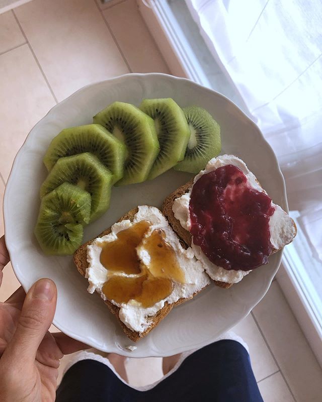 pinguincucina's tweet image. #colazione semplice, sana e super super rilassante 😌 #modalitàvacanza .
.
#buongiornocosì
#earlymorning 
#breakfastlover *
*
#breakfast #breakfasttime #instabreakfast #healthybreakfast #healthybreakfastideas #colazione #healthyfood #cleaneating #mind… ift.tt/2YKIWFr