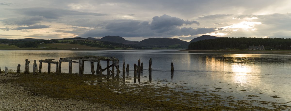 LeicaCases's tweet photo. #lochfleet @sunset taken on my#leicam9 cropped to panoramic #dornoch @visitdornoch  protected by https://t.co/JBGW54LM4U https://t.co/NNYCAuRIJ2