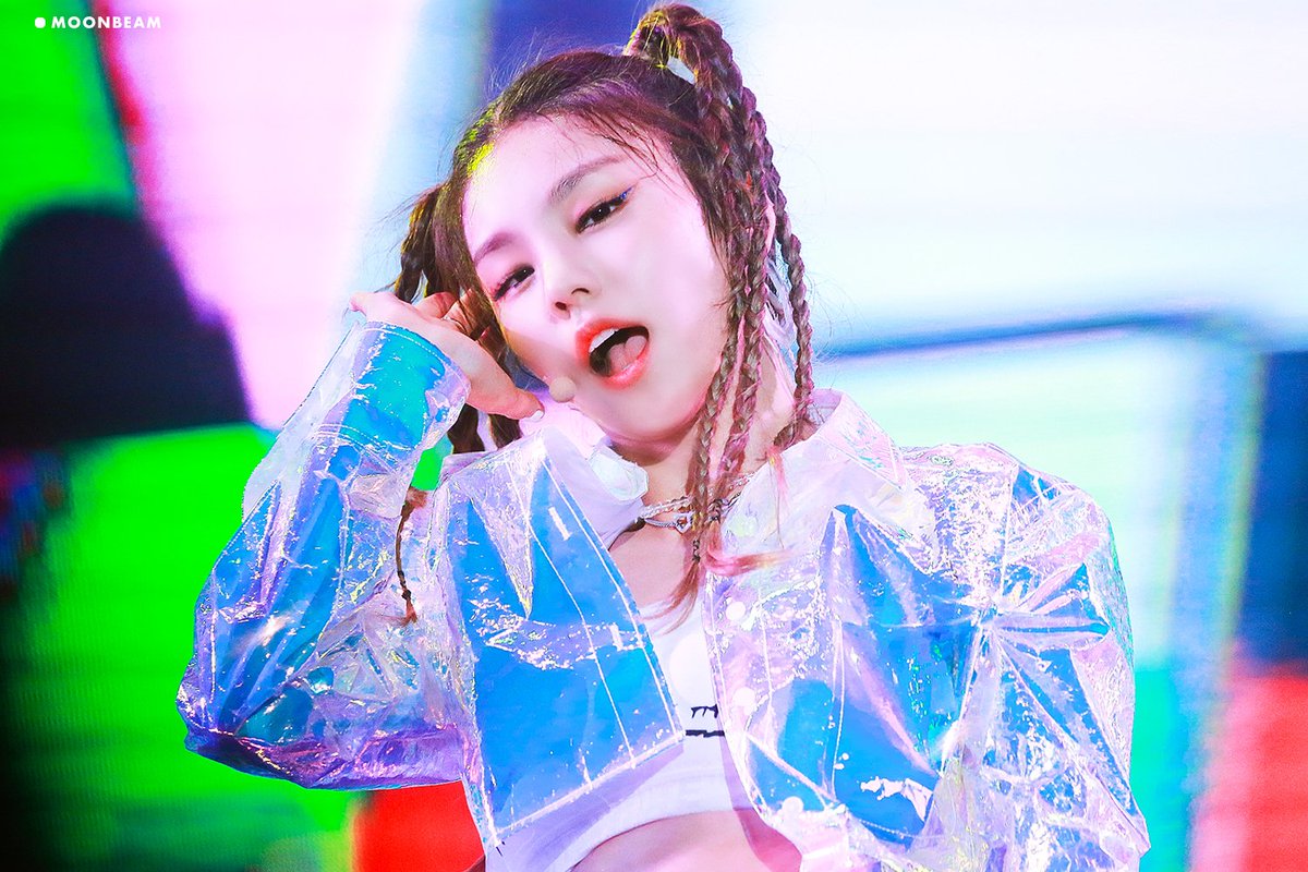 moonbeam526's tweet photo. 190811 #YEJI #ITZY #예지 #있지 https://t.co/03wvIYune3