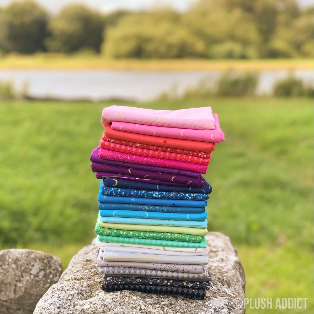 PlushAddict's tweet photo. WOW! Libs Elliot Greatest Hits for Andover! ✂ - https://t.co/8vYAeDR9U3
@libselliott #libselliott #greatesthitsvol1 #andoverfabric https://t.co/Oo1Jh9E9SB