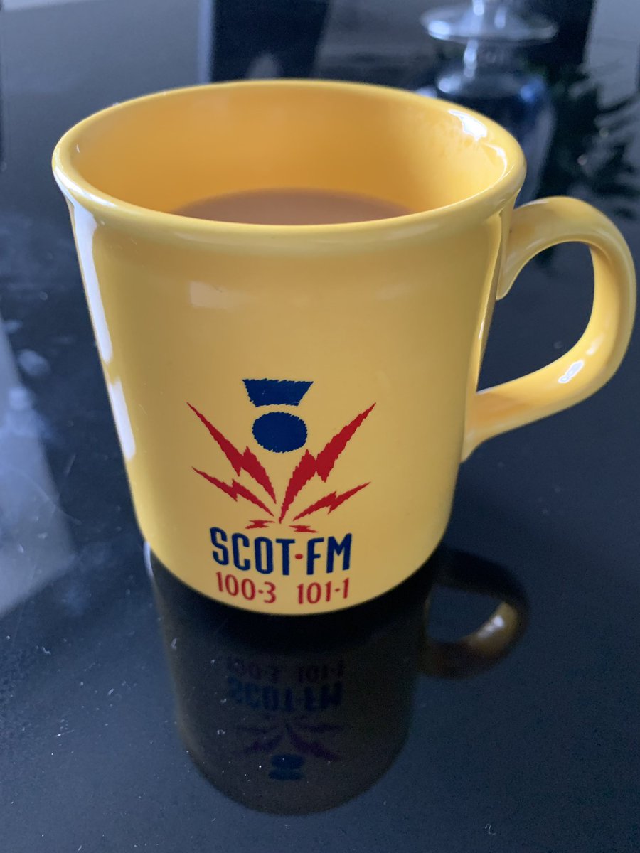 andiabz's tweet photo. Itβs a retro radio mug morning! This one from #ScotFM #RadioGeek https://t.co/HwT8v7t5Oj