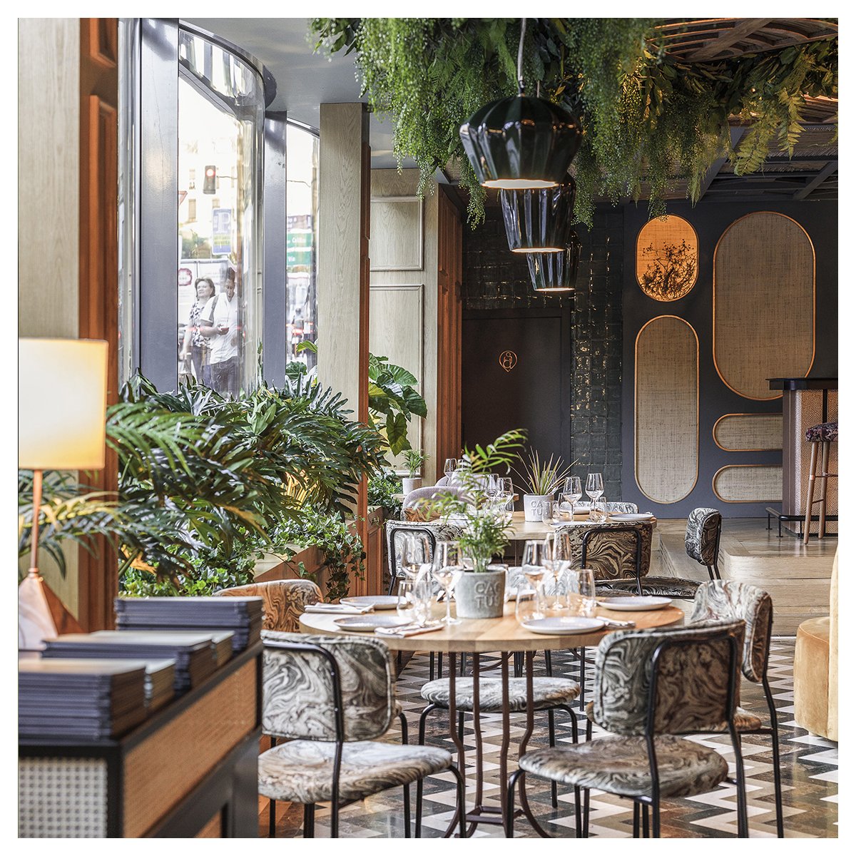 HISBALITmosaico's tweet photo. ¡ E N J O Y ! Nos colamos en el 💚Restaurante Botania💚 ¡finalista en el certamen internacional #RestaurantandBarDesignAwards ¡Enhorabuena #ProyectoSingular!

Suelo de #diseño #ArtFactoryHisbalit ¡con mensaje! 😍

#Mosaico #Hisbalit #Creatividad #personalización https://t.co/AfjCLfW5DL