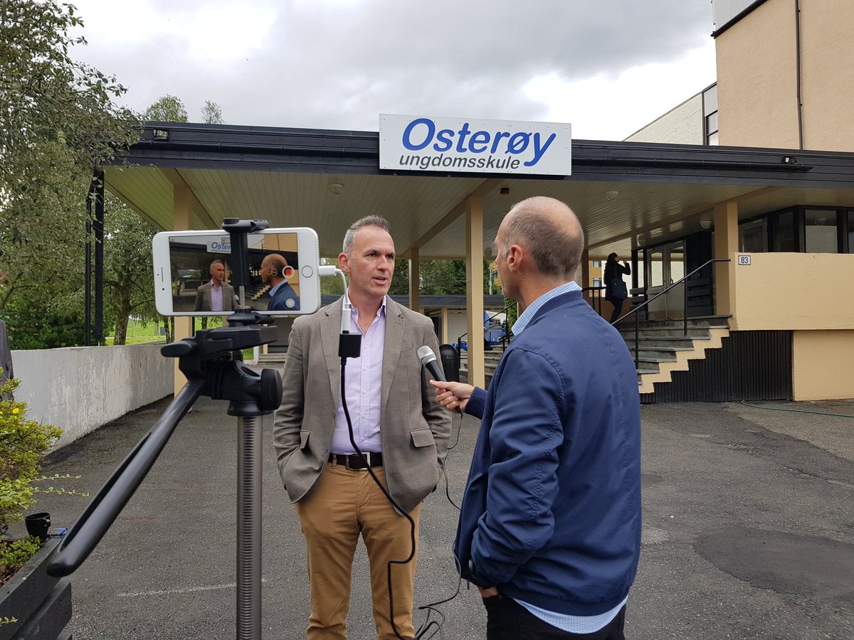 .@JamesNottinghm from @ChallengeLearn #visitting #osteroykommune #oppvekst #barnehage #grunnskole #videregående #familienshus today to help us develop #lifelonglearningskills and a #loveforlearning #intervjuet av @Bygdanytt