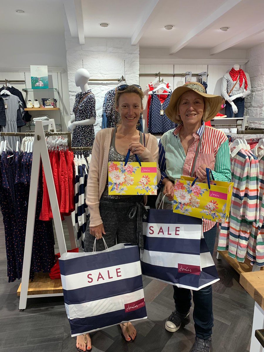 JoulesKeswick's tweet photo. This mother and daughter were thrilled to receive this #RandomActsOfKindness from us @JoulesKeswick! They came in shopping for the children so we thought they deserved a little something for themselves! #JoulesMakingMemories #matchingbags #treatyourself https://t.co/OKPeG6QYny