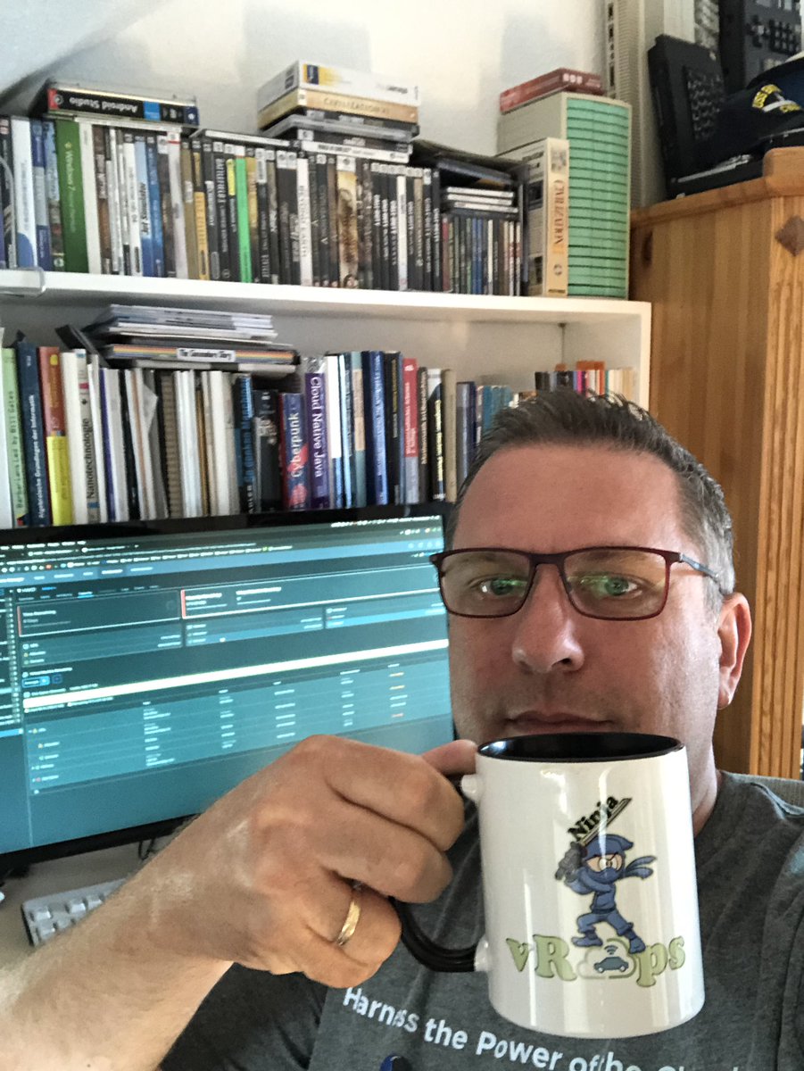 ThomasKopton's tweet photo. First day after vacation and look what I found #vropsNinja #VMware https://t.co/T3feumhsta