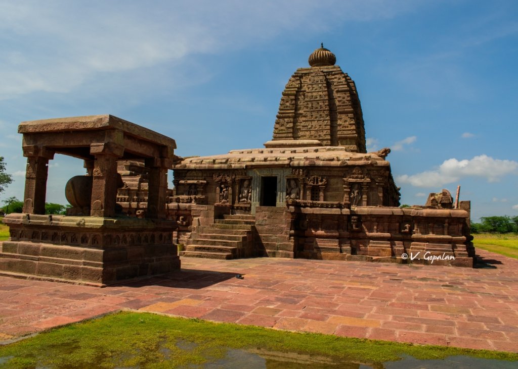 TheGopalan's tweet photo. Do U know this 7th Ctry temple is TOTALLY dismantled brick by brick from its Original place & reconstructed by @ASIGoI 20Km away as it came under submergence area when Srisailam hydroelectric project was built?
Sangameshwara Temple Alampur.
It is full of magnificent sculptures https://t.co/jYdQzcWTGx