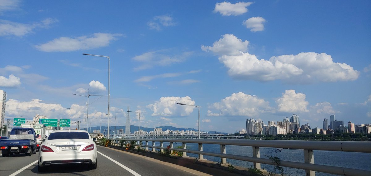 FM40058271's tweet photo. On a #sunny afternoon, the weather is hot and humid, but the cool #drive makes you feel refreshed even for a while.
#healing #healingFM https://t.co/Mmm6Kr8xDV