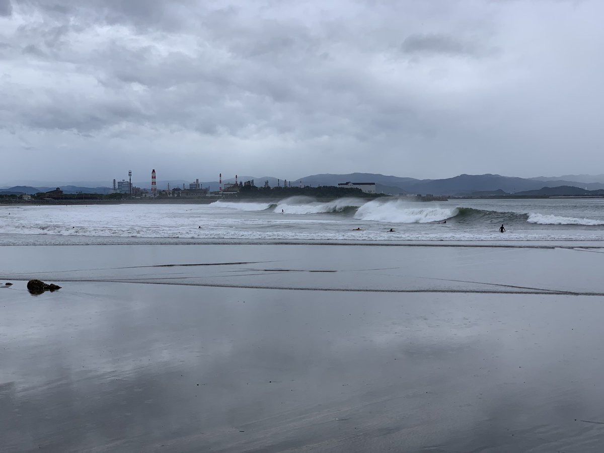 qq7b4d99k's tweet photo. 和歌山市磯の浦
#磯ノ浦海水浴場
#磯ノ浦
#イソコ
#波乗り
#サーフィン
#見物
#ビッグウェーブ
#波
#サーファー
#海
#お盆
#台風接近
#和歌山
#surf
#surfing
#wave
#sea
#beach
#summer
#isonoura https://t.co/N7KCXmniPg