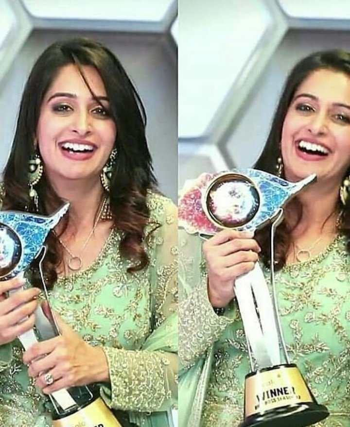 Bidisha_b_'s tweet photo. @ColorsTV @ms_dipika #dipika wines #BB12
She wines #LionsGoldAwards2019
#BestRealityIcon ...
And now she is in the best TV show of @StarPlus #KahaanHumKahaanTum the populer serial If not believe then check this hastag
Aur yehi baat SHILPA ki jo ak trophy jeet kar ghar par bathi hai๐๐ฅ#Karma https://t.co/FoNP3XAPGb