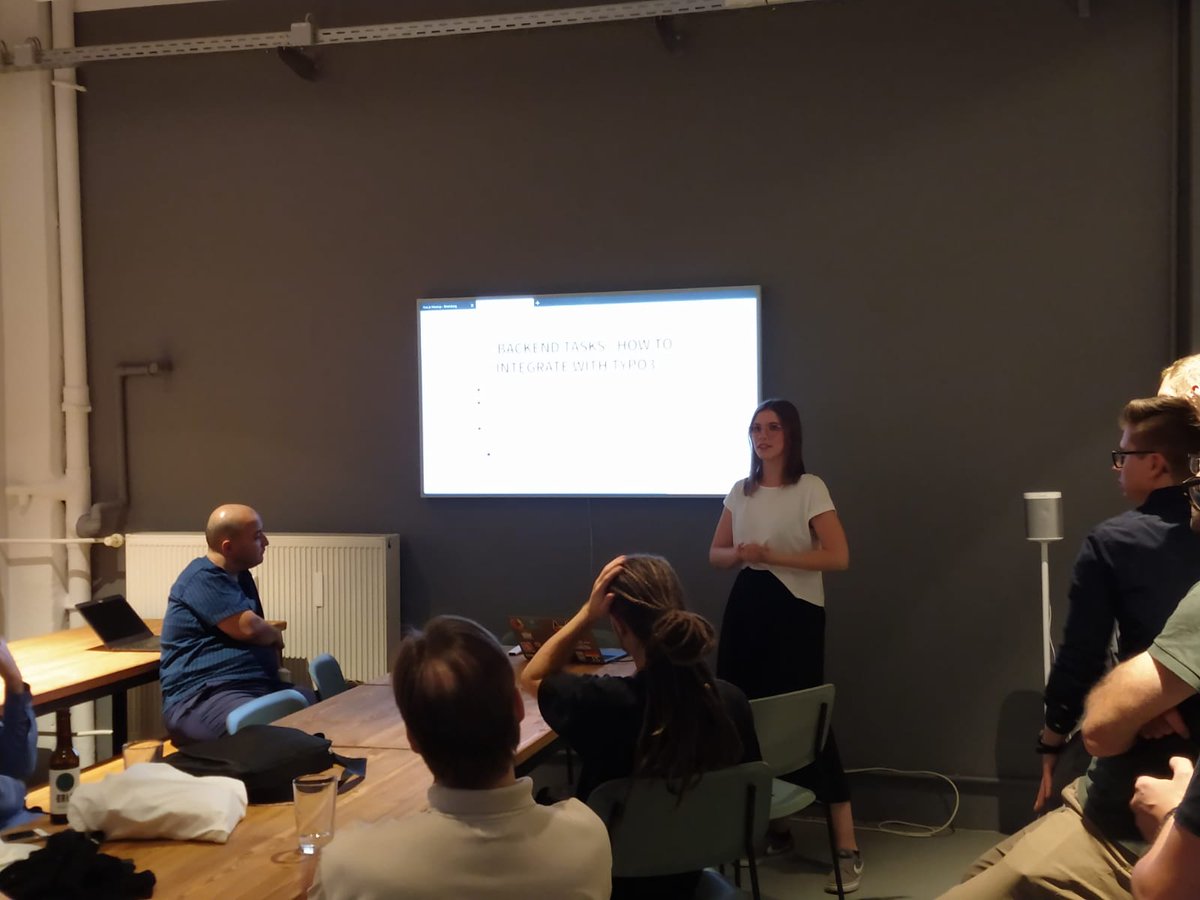 s_ibylle's tweet image. Thank you to everyone who came along to @bastisteiner and my talk, aptly called &apos;Supercharge your frontend components - using Vue.js in a CMS context&apos;, at #vuejsberlin yesterday 😊 Really enjoyed the insightful discussions with you all and hope we could inspire you to try it out!