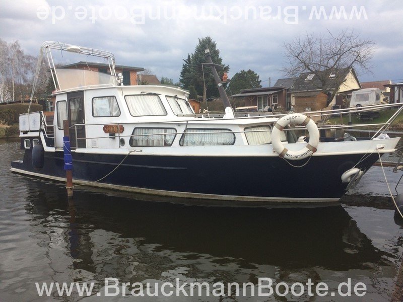 Verkaufshafen's tweet photo. ❌❌❌ACHTUNG: Preissenkung! Überholte Motoryacht mit Radsteuerung, Teakdeck, 2. Steuerstand, Badeplattform u.v.m. Jetzt bei uns im Verkaufshafen Brandenburg / Plaue. ❌❌❌ https://t.co/0GjHJXxxlK #brauckmannboote #yachtsales #bootverkaufen https://t.co/k1NaqnNgjr