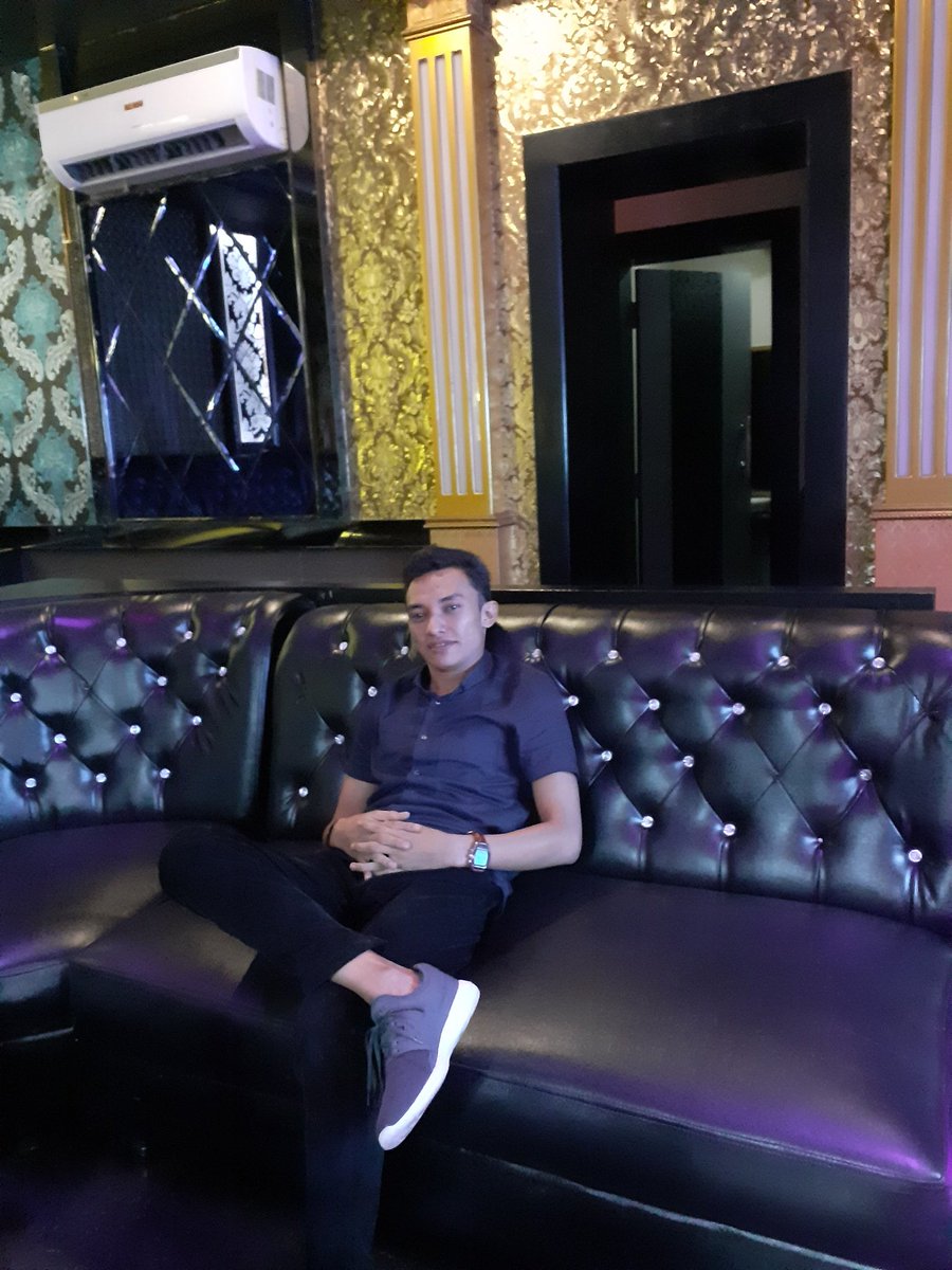 rezatuyull's tweet photo. Party 💃💃💃 https://t.co/f18kX0axst