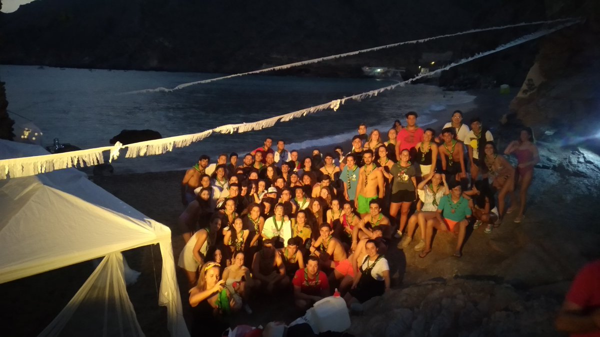 CvcCRUZ's tweet photo. Buenos dias!!!Ayer las tribus celebraron la Noche de San Juan y todos volvimos a dejar huella en la historia del campamento Vera Cruz.
Nos dimos las buenas noches en un marco perfecto e incomparable...

#SeamosImparables  #CampAventura 
#TreintingTopic https://t.co/sXbdxeRvPN