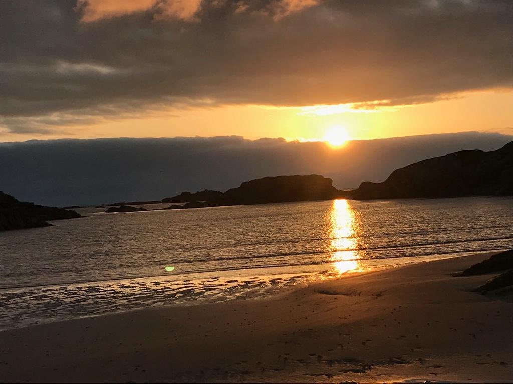 PackieBonner1's tweet photo. You can’t beat this at 10 o’clock in  evening in Cloughglass #LoveDonegal https://t.co/vSsF9nkSpG