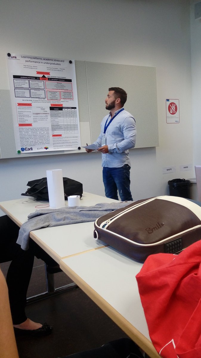 CarlaQuesada5's tweet image. Excellent presentation of Antonio Vega about #learningpatterns, #academicstress and #performance in UG at his first but not last #EARLI2029