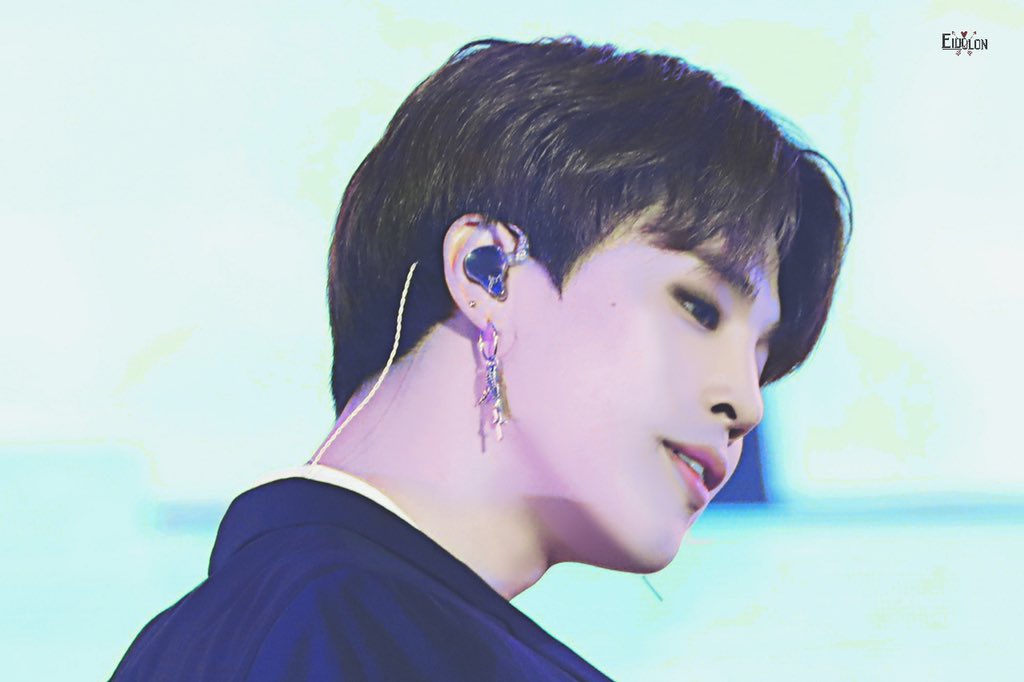Eidolon_JIMIN's tweet photo. 190811 롯데패밀리콘서트

#JIMIN #박지민 #지민 
#BTS #방탄소년단 
@BTS_twt https://t.co/HPLreBA19a