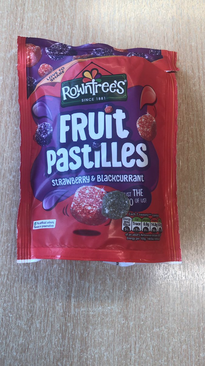 APicton12's tweet photo. @ROWNTREES why is there a green one in my strawberry and black current packet. This is not what I signed up for! #fuming https://t.co/cHrwGvlrvA