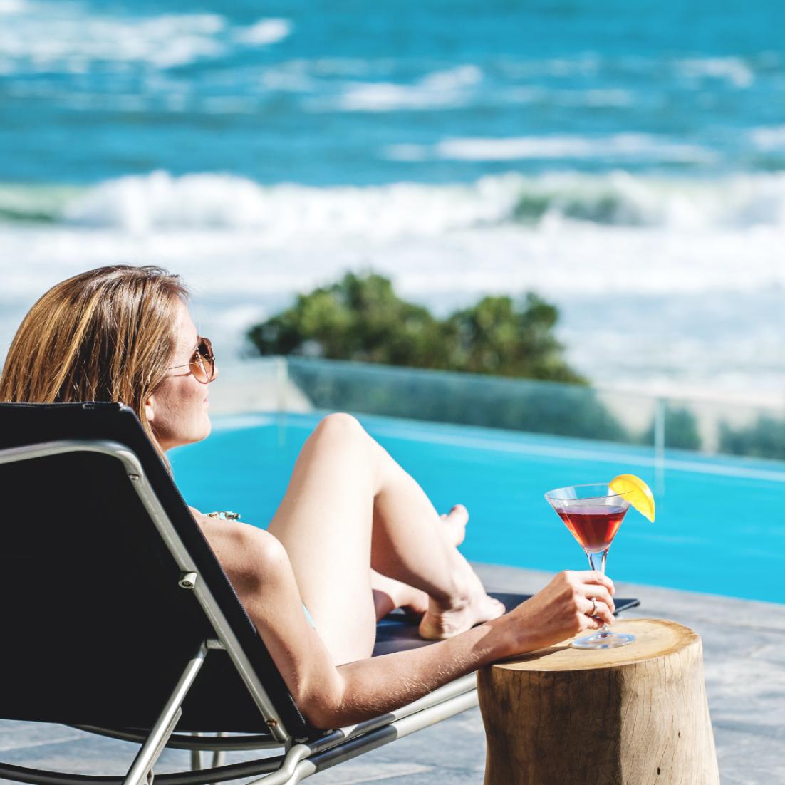 CampsBayPOD's tweet photo. POD hotel offers guests luxurious rooms, complimentary WIFI &amp; all mini bar items. Chat to our team for more info https://t.co/r3owZuEjcx 
#winter #winterspecials #offers #podcampsbay https://t.co/aakvlyCVhq
