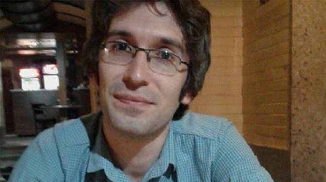 AmnestyIran's tweet photo. مقام‌های ایرانی از زمانی که آرش صادقی در آبان ۱۳۹۵ اقدام به اعتصاب غذا کرد، به طور مستمر او را از دسترسی به مراقبت‌های پزشکی مناسب محروم کرده‌اند.
امتناع عامدانه‌ از فراهم آوردن مراقبت‌های پزشکی بنابر قوانین بین‌المللی مصداق شکنجه است.
@saeednamaki
https://t.co/ECfUdtOBg8 https://t.co/BIIfMTYqZg
