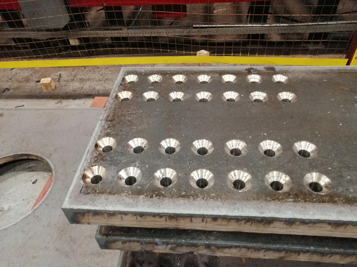 Shafton_Steel's tweet image. More #countersinking holes into 80mm plates @DarnallTools #steel #barnsleyisbrill