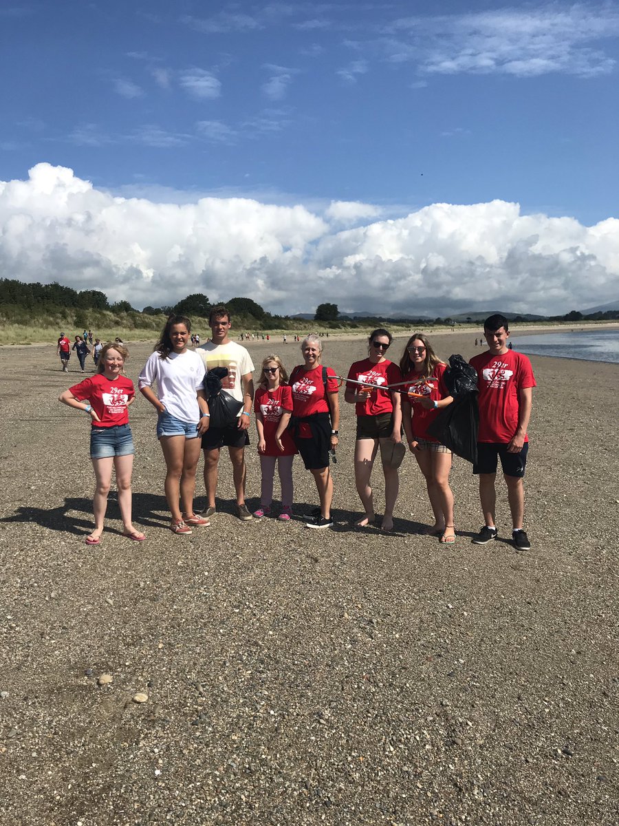 <a href="/RydalPenSailing/">RydalPenSailing</a> <a href="/RydalPenrhos/">Rydal Penrhos School</a> sailors helped  <a href="/29erUK/">UK 29er Class</a> in the ‘bigbeachclean’ <a href="/Plasheli/">Plas Heli Pwllheli</a> whilst at the @NeilPrydeSail 29er UK Nationals last week! #cleanbeach #beachclean