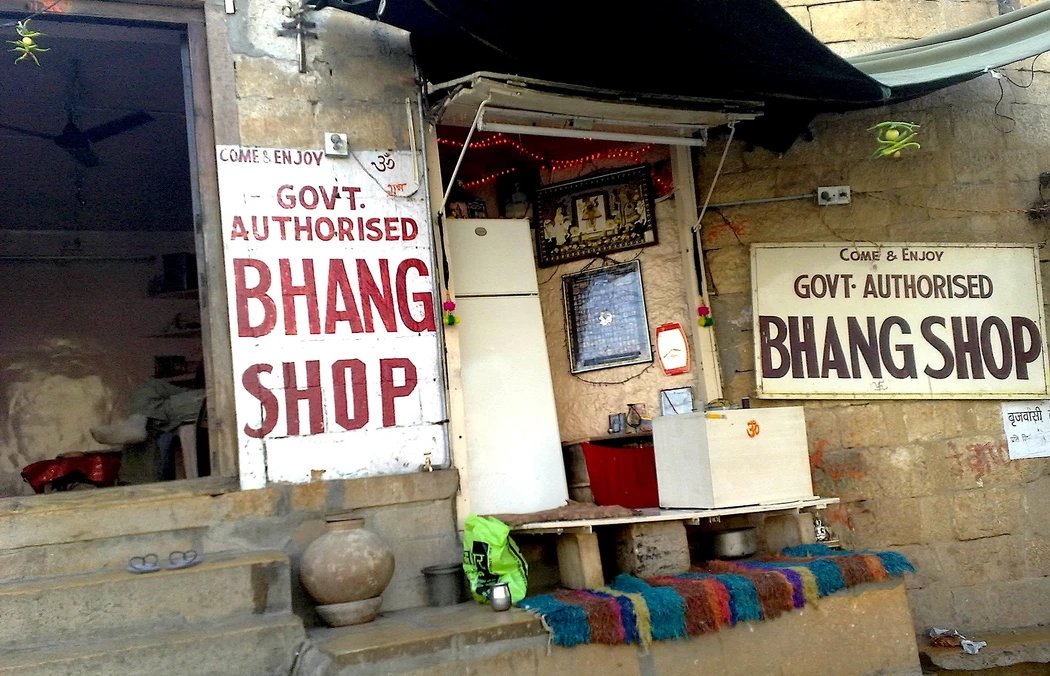 Have heard quite a bit about government-licensed bhaang shops in Rajasthan.? This might sound a little unorthodox but a 'sarkaari bhang ka theka' in Udaipur once served me bhang mixed with shikanji (lemonade)!