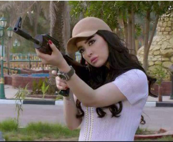 لا صار قلبك. .مثل وضع الفنادق 
تستقبل الضيفان من باب اﻹعجاب 

آبشر  (برشاش )وعشرة بنادق 
مقتول. والتهمه: منافق؛ وكذاب
بقلمي 💔