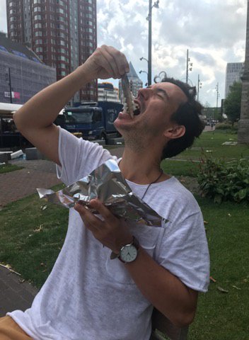 Wanna try typical Dutch snacks? Join our local market tour on Tuesdays! 

#haring #roomontour #roomrotterdam #blaakmarket #foodtour #typicaldutch