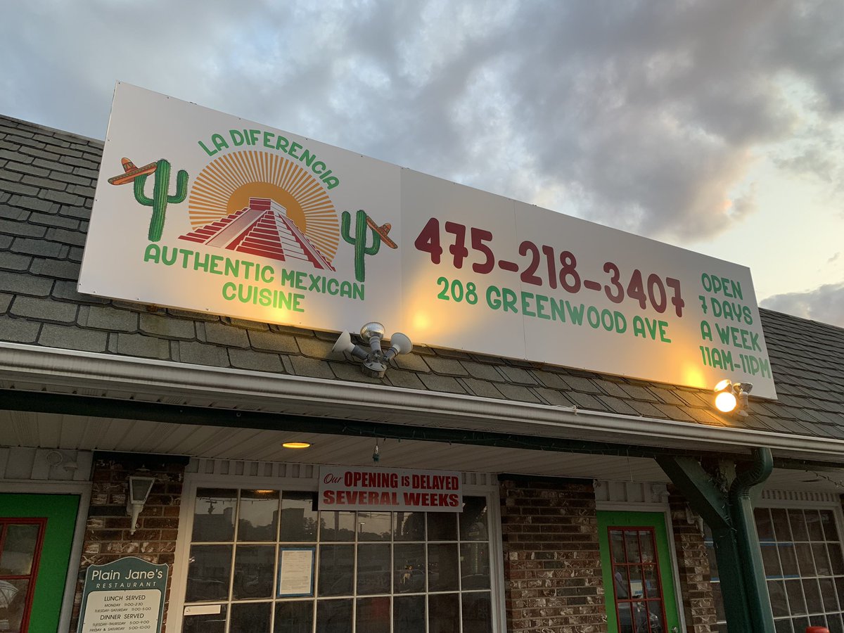 iLLinkCT's tweet photo. New #mexicanrestaurant opening up soon in #Bethel we put the sign up the other evening and he took us for a little tour... Looks like it's gonna be a nice #placetoeat   #LaDiferencia https://t.co/f9BlzazaA4