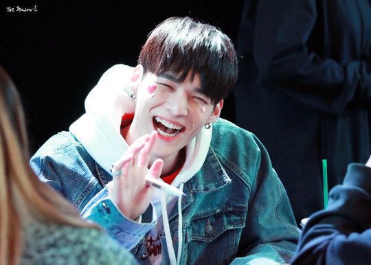 kCUHylRhKPRwzNo's tweet photo. 저는 오늘 하루도 세준이 때문에 살아여ㅜㅜ
사랑해 세준아♡

#VICTON #빅톤 #임세준 #세준 #LIMDEJUN #limdejun #LimSeJun #SEJUN #sejun https://t.co/BVwq0qw7N0