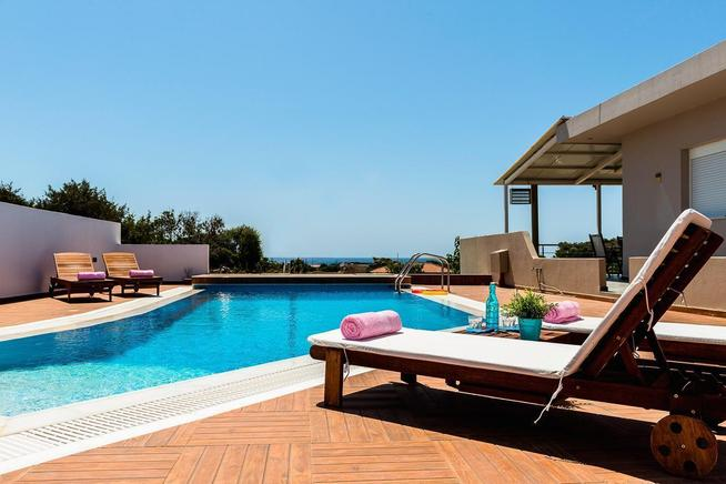 Egeotrav's tweet photo. #Rodi - Villa con piscina, nella zona rurale di #Plimmiri con vista mozzafiato sul mare a 2 chilometri dai villaggi di #Prasonisi, #Kattavia e #Lahania, circondata da una vegetazione lussureggiante, lontano dai rumori della cittร . #TuiVillas #Egeotravel
https://t.co/t5U82tbkoa https://t.co/W4LLMPqINI