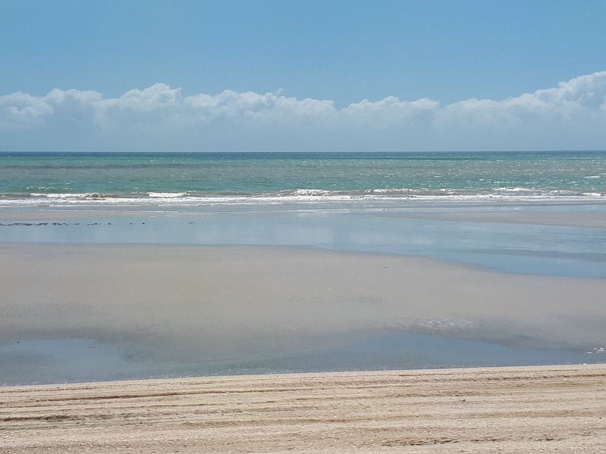 Simona_Ti's tweet photo. Ciao Jeri..🏖🏄♀️🌅😍🇧🇷
#travel #tourism #sea #beach
#Jericocoara #Brazil https://t.co/i4wbULbB7N