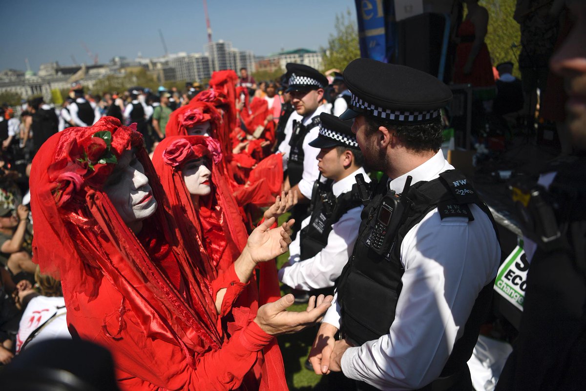 support <a href="/redrebelbrigade/">Red Rebel Brigade</a> 
donate: crowdfunder.co.uk/international-…