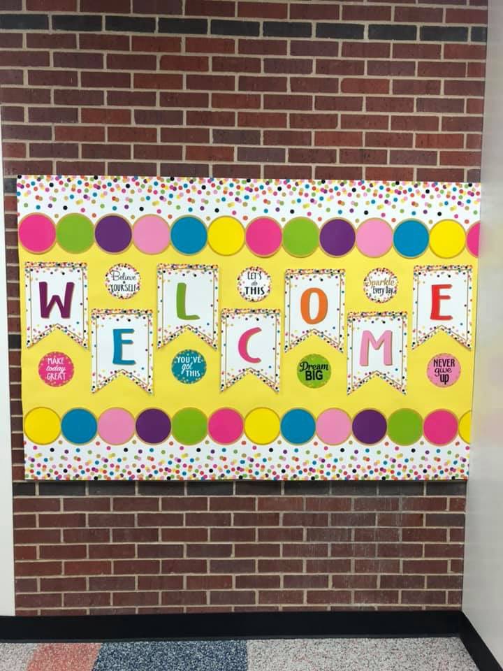 OlatheFutureEd's tweet photo. Welcome @OlatheEastHawks Class of 2023!! We are thrilled you are here and cannot wait to see the mark you leave on OE!! #welcome #oehawks #backgoschool #FirstDayOfSchool #freshmanyear https://t.co/dH7M9sZPRe