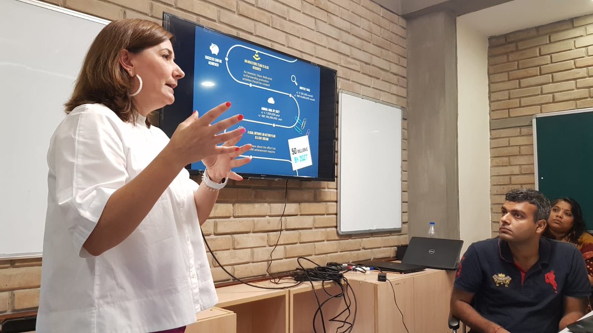 txellripoll's tweet photo. Final assigment presentations. Insights and ideas shared with Development Alternatives team in India. Our best for trying to have more engagement and investments for #WorkForProgress Program @FundlaCaixa and #CaixaBank International Volunteering Program https://t.co/pCYIoMZu6V