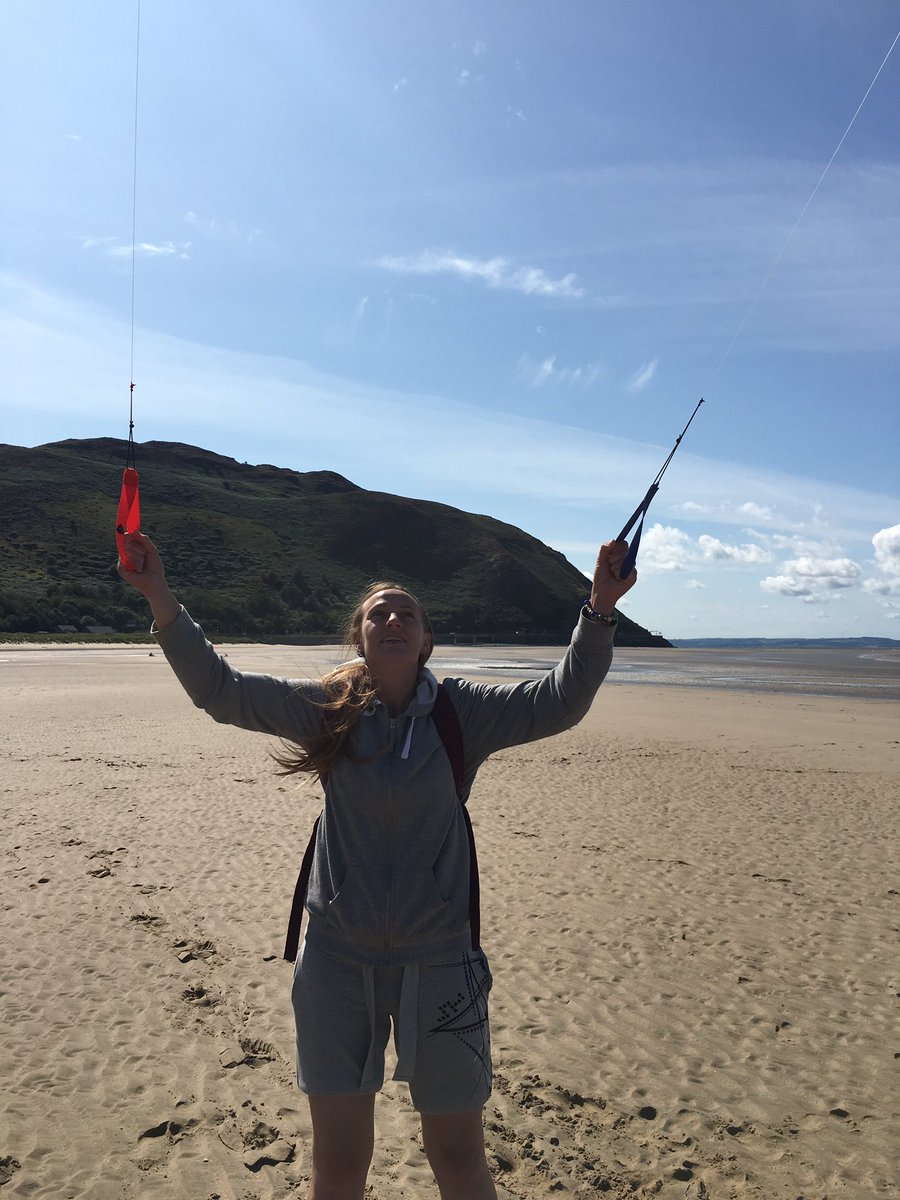 eternal_media's tweet photo. Some days... ya just gotta go fly a kite!! ❤️😁 🏖 https://t.co/If1VsFCvoF