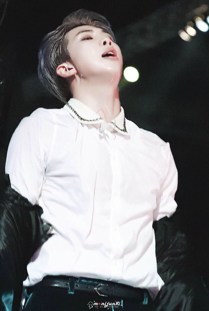 LilBitofTae's tweet photo. Thread of the Day: To continue our #thirstweek I give you the CHESTS of Bangtan...this is a hot one y’all, please prepare yourselves lol! 🥵🥵 #TOTD #BTS #Namjoon #Seokjin #Yoongi #Hoseok #JIMIN #Taehyung #JK https://t.co/f4r1Ph3qZR