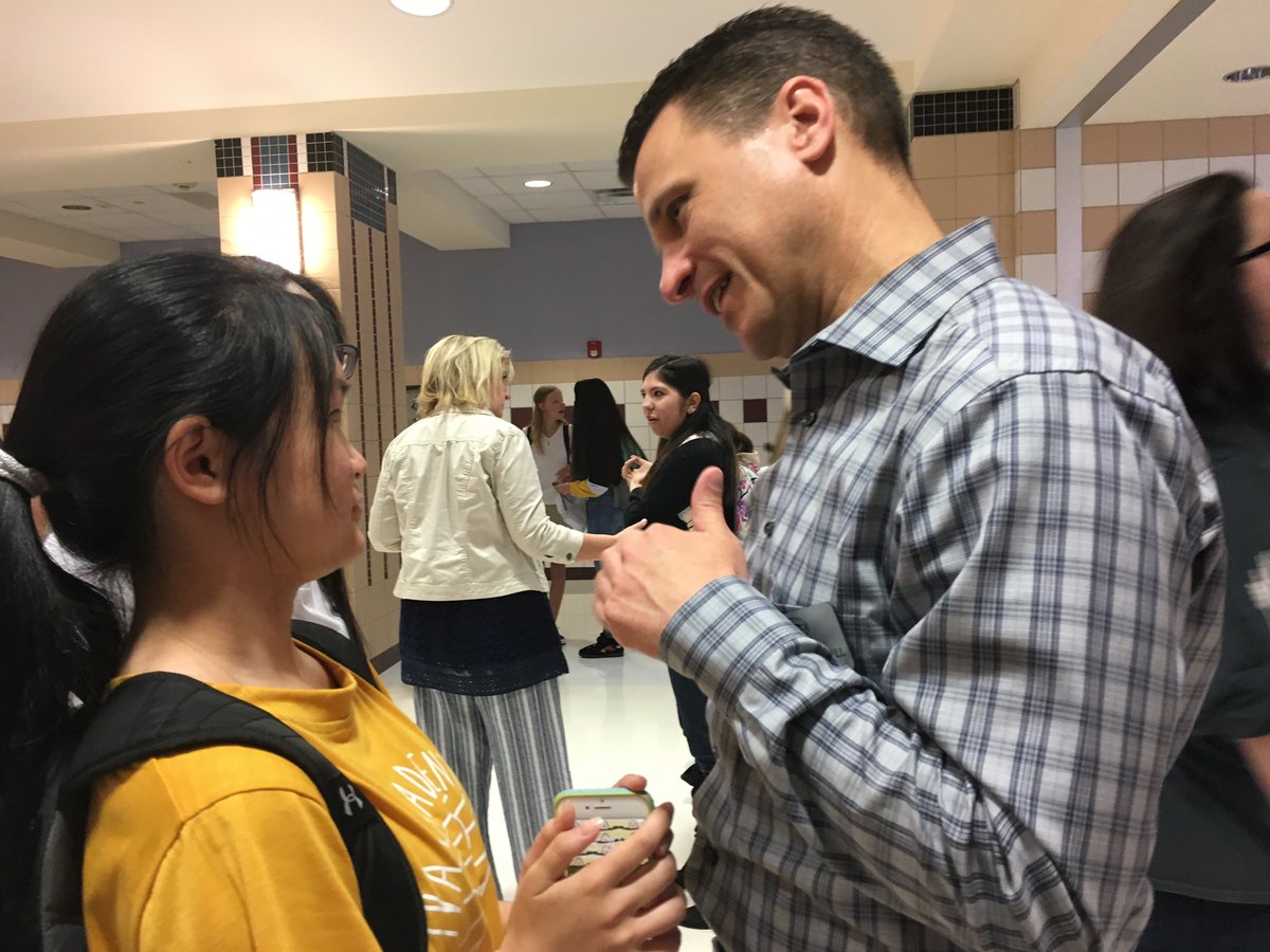 KellerISD's tweet photo. .@DrRDubKellerISD welcomes @KellerCentralHS students and even helps a few students find their class on #KISDFirstDay. https://t.co/ADGbT3WfTL